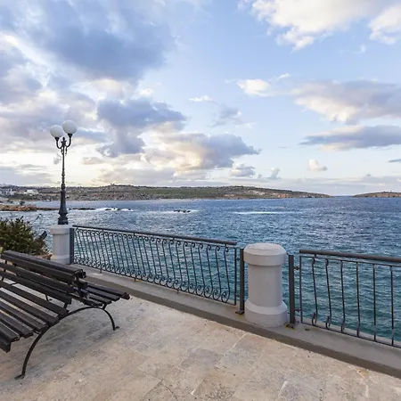 Stylish In Bay Square 4 * St. Paul's Bay