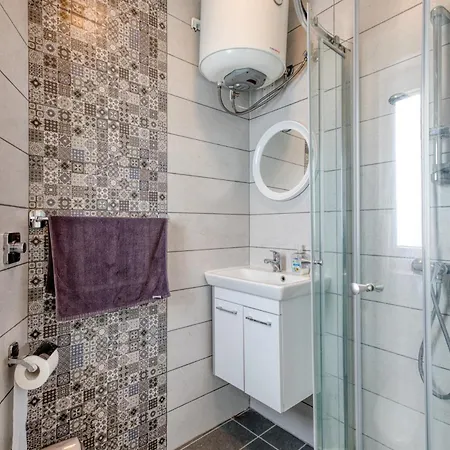 Stylish In Bay Square 4 * St. Paul's Bay
