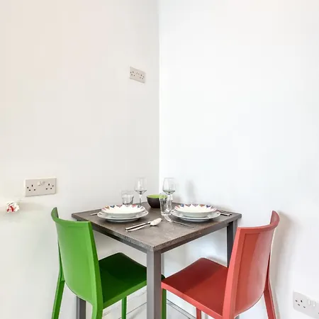 Stylish In Bay Square 4 Apartment *